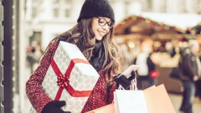 6 Ways to Power Omnichannel CX This Holiday on the Heels of Record Digital Sales 