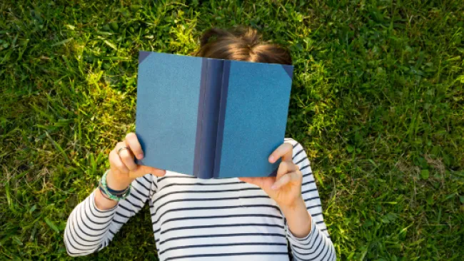Customer Experience Leaders Reveal Their Summer Reading Lists 